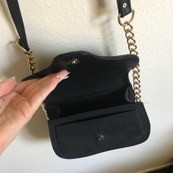 Micheal Kors purse - Picture 4 of 7